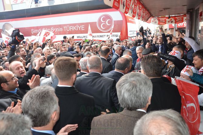 MHP LİDERi DEVLET BAHÇELİ AKHİSARLILAR İLE BULUŞTU